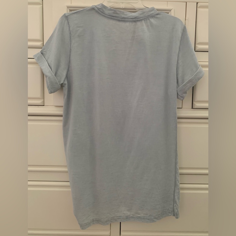 Silver/Gray tshirt. Size S/M. - Picture 6 of 8